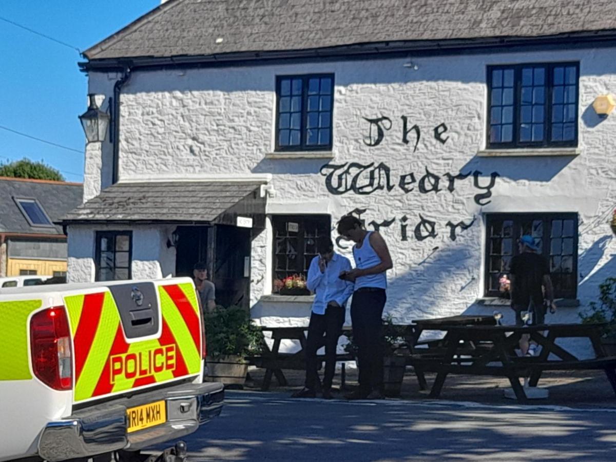 The Weary Friar Inn Pillaton Bagian luar foto