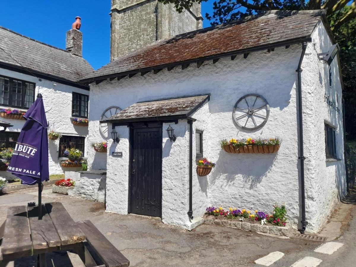 The Weary Friar Inn Pillaton Bagian luar foto