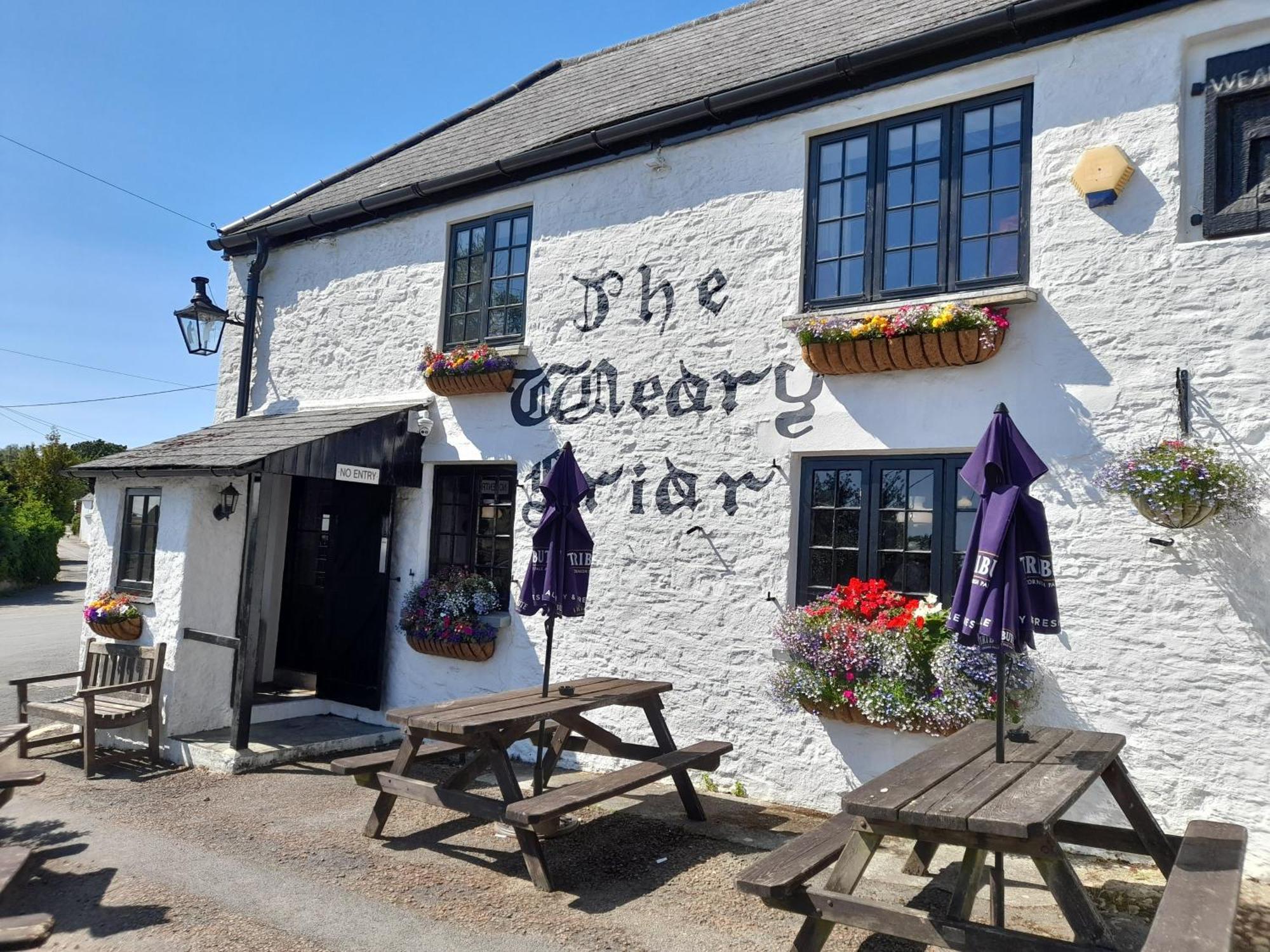 The Weary Friar Inn Pillaton Bagian luar foto