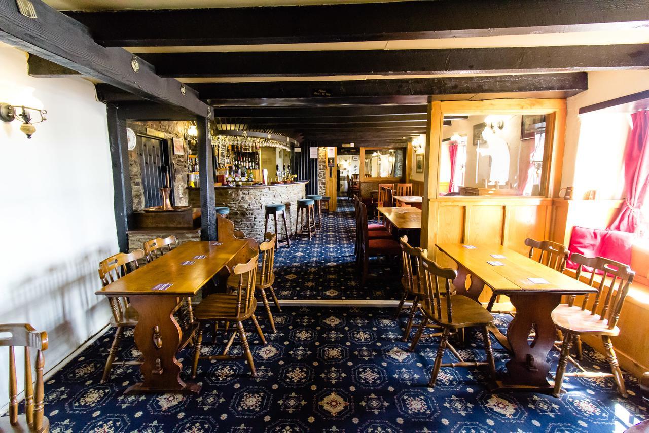 The Weary Friar Inn Pillaton Bagian luar foto