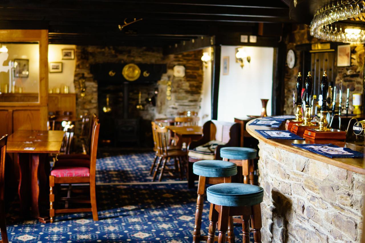 The Weary Friar Inn Pillaton Bagian luar foto