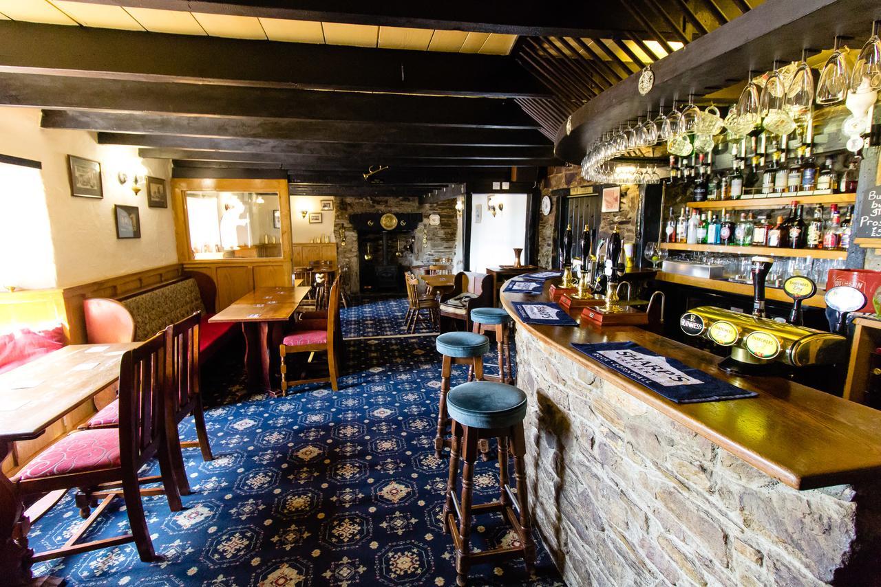 The Weary Friar Inn Pillaton Bagian luar foto